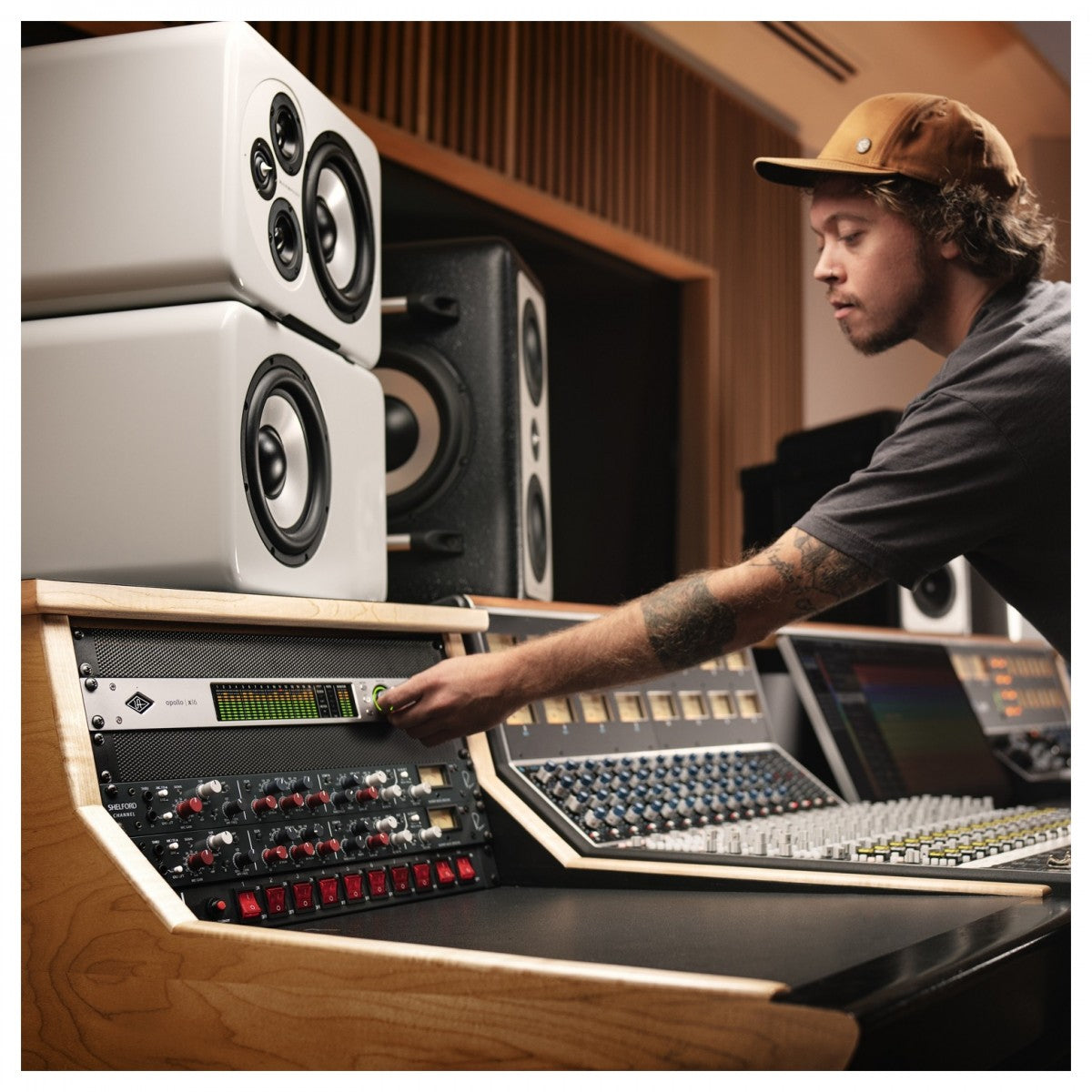 Universal Audio Apollo x16 Gen2 Essentials+ - Price on request