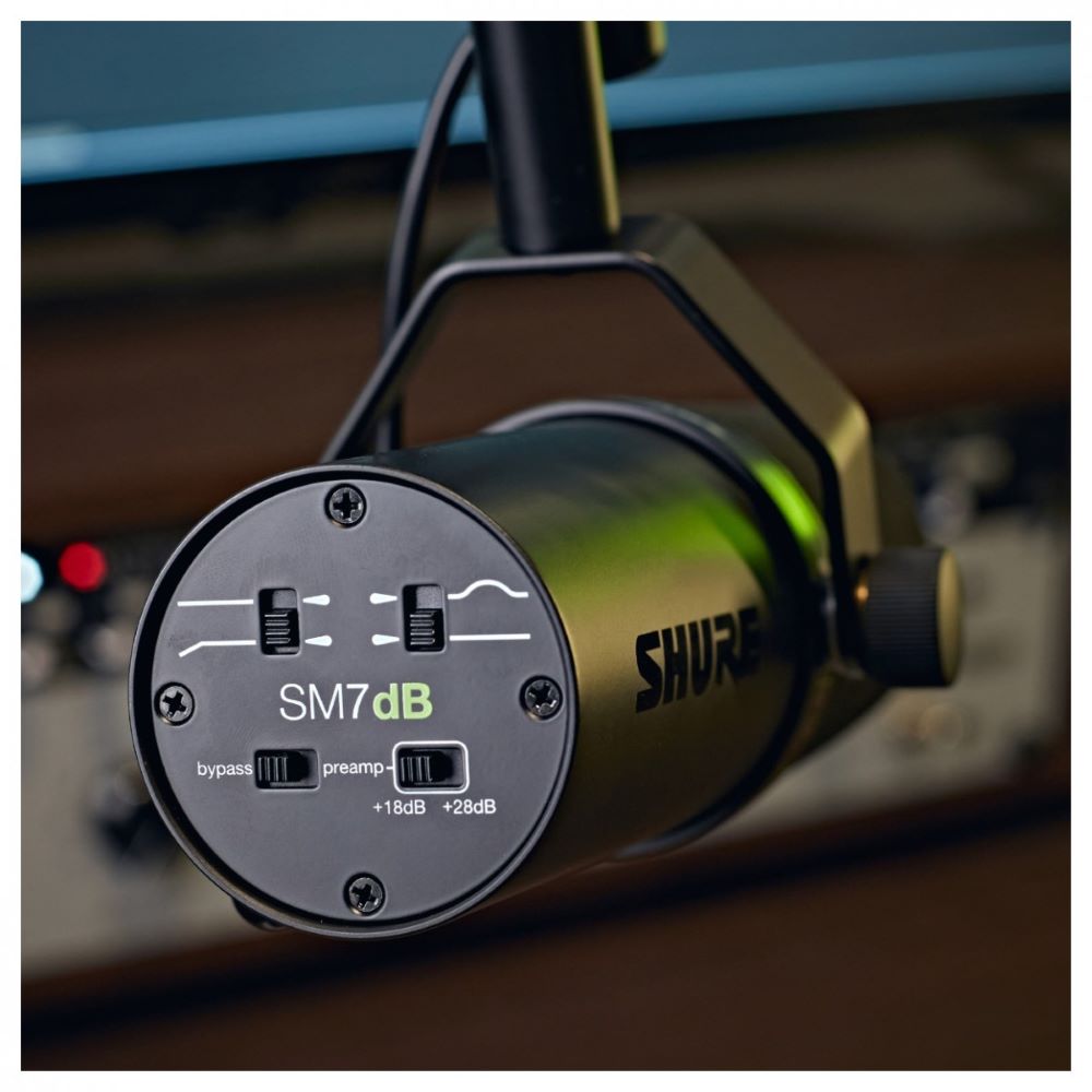 Shure SM7dB Dynamic Vocal Microphone with Built-in Preamp
