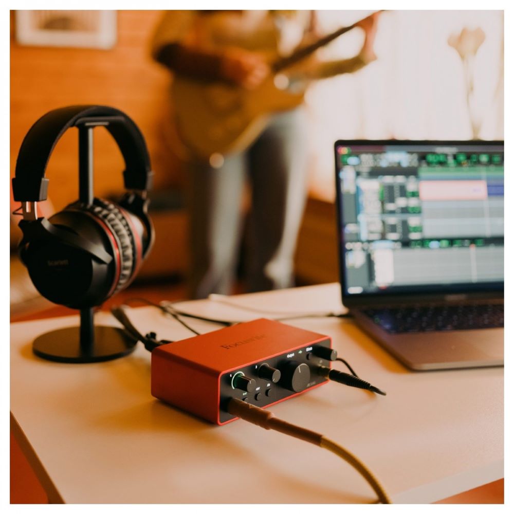 Focusrite Scarlett Solo Studio 4th Gen Recording Bundle
