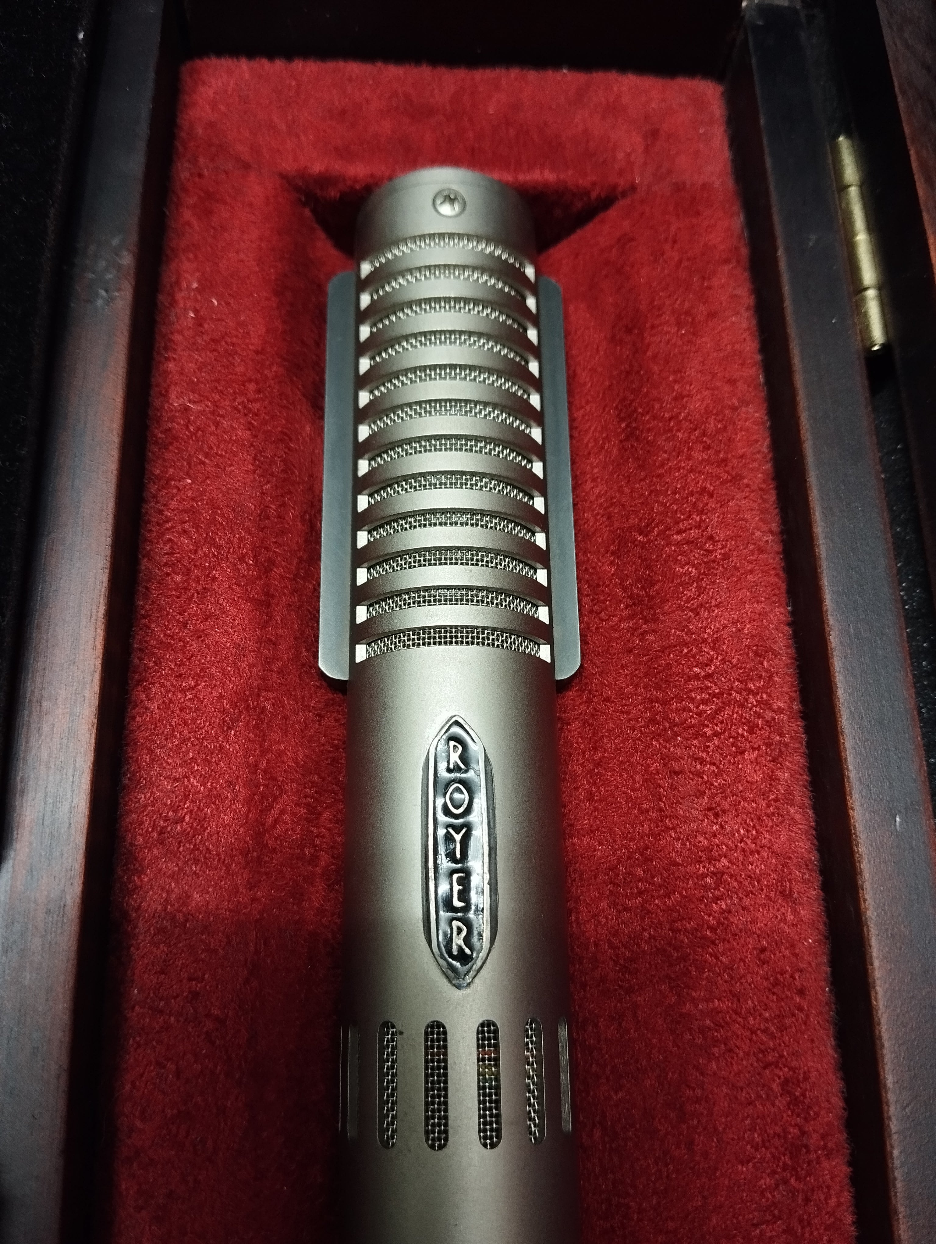 Royer R-122V Tube Ribbon Microphone - Preowned ( Contact us first )
