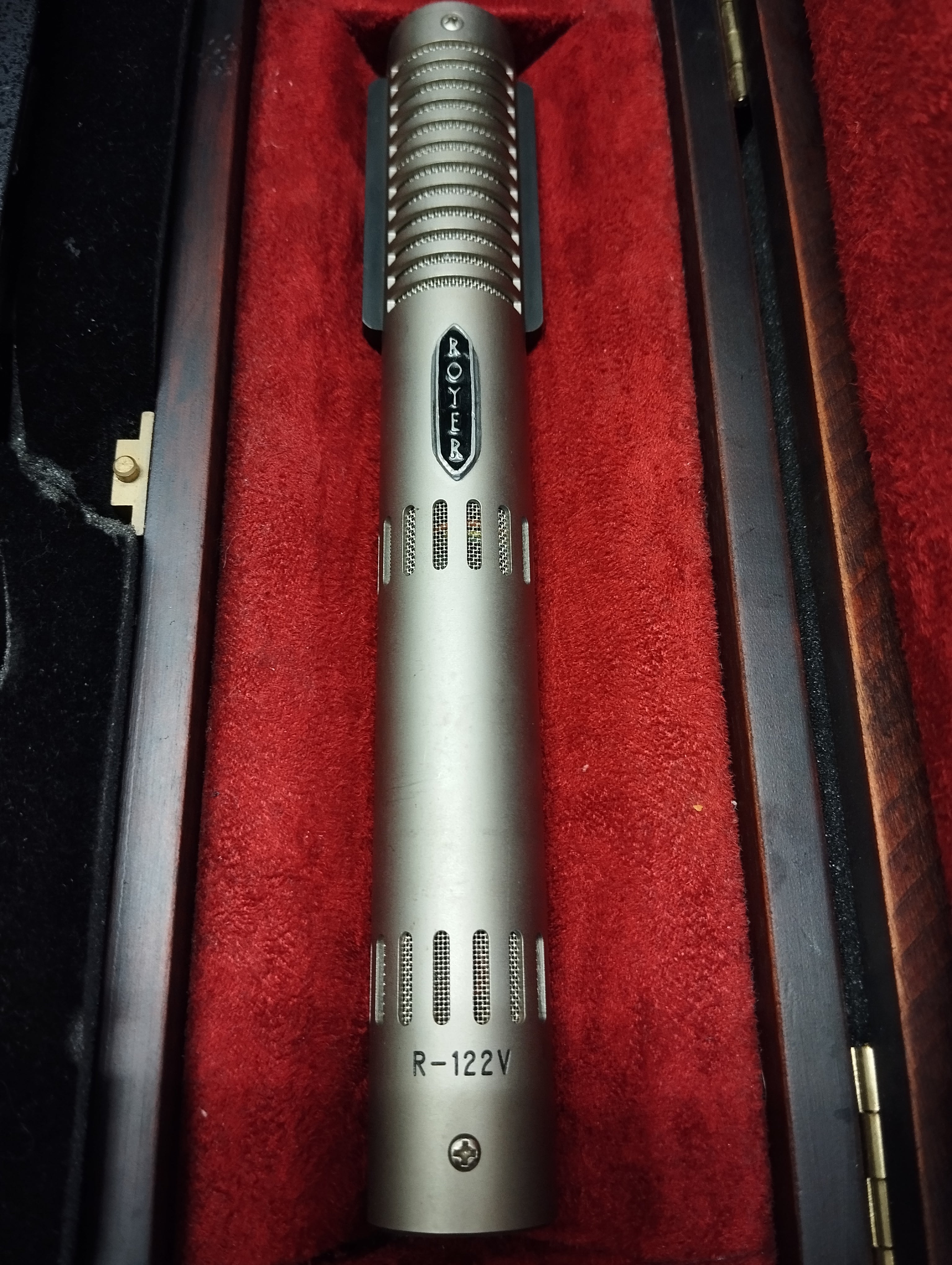 Royer R-122V Tube Ribbon Microphone - Preowned ( Contact us first )