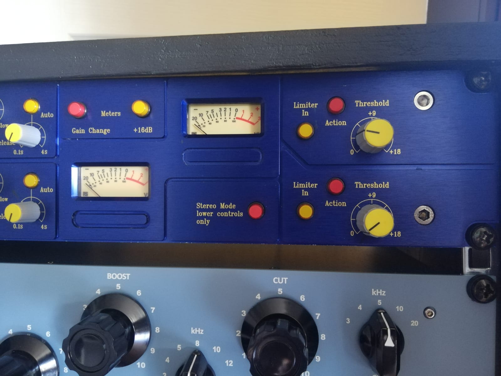 Focusrite Blue 230 dual mono / stereo compressor & limiter - Preowned