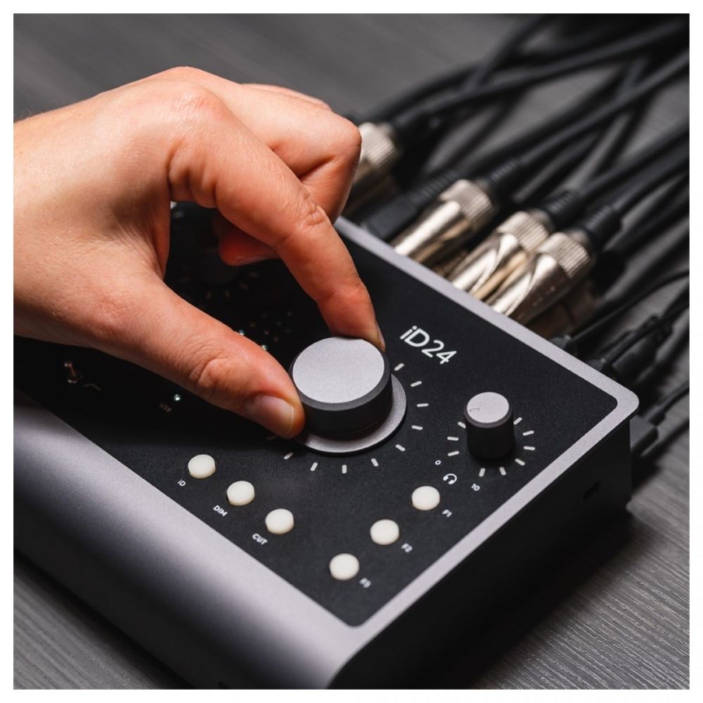 Audient iD24 10x14 USB-C Audio Interface (New)