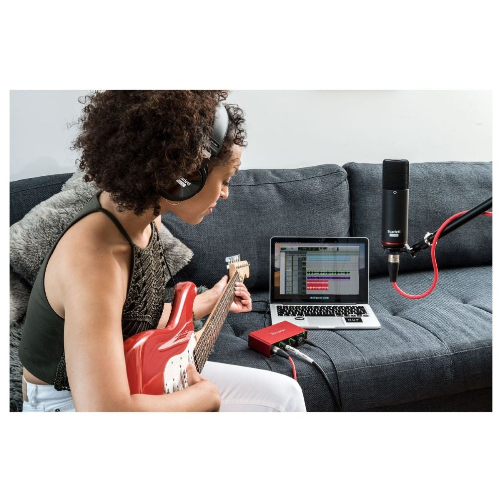 Focusrite Scarlett 2i2 Studio 3rd Gen Recording Bundle