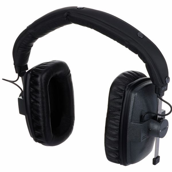 Beyerdynamic DT 150 Closed-back Isolating Studio Headphones