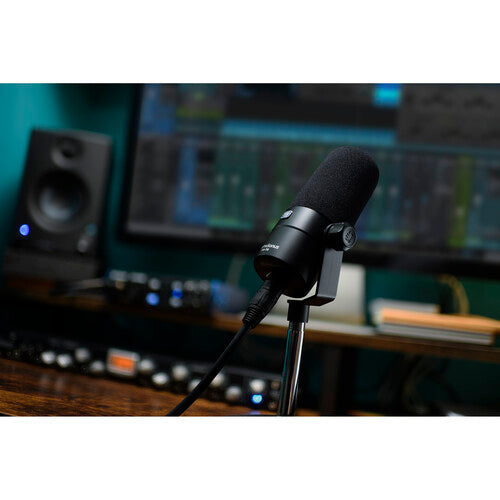 PreSonus PD-70 Broadcast Microphone with WA-MBA Boom arm