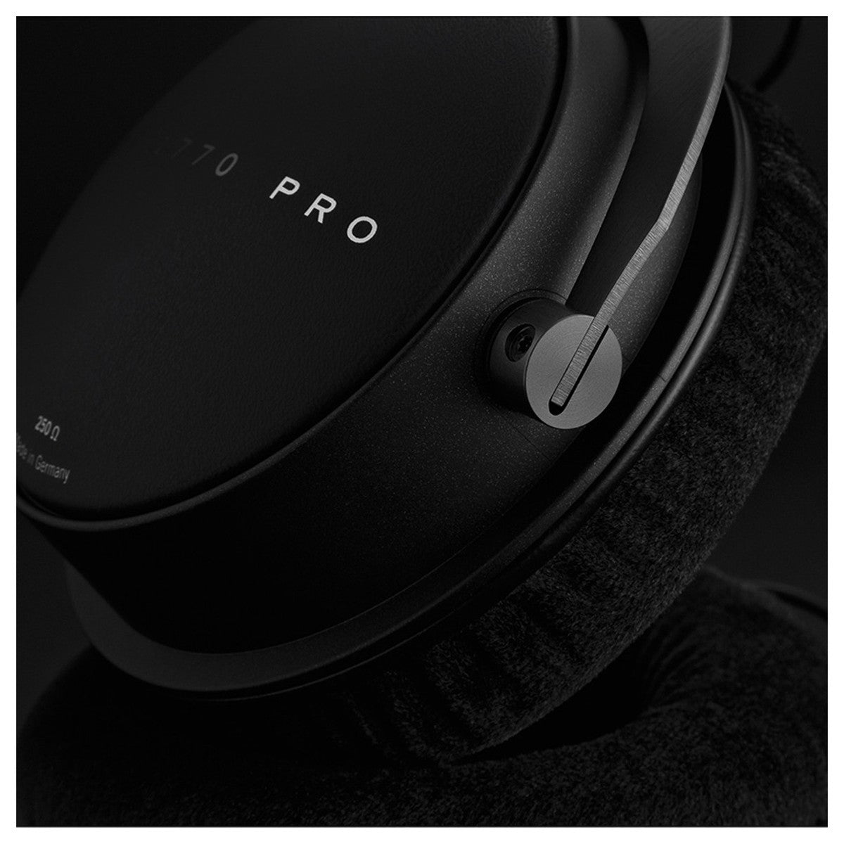 Beyerdynamic DT 1770 Pro MKII Closed-back Headphones 30 ohms