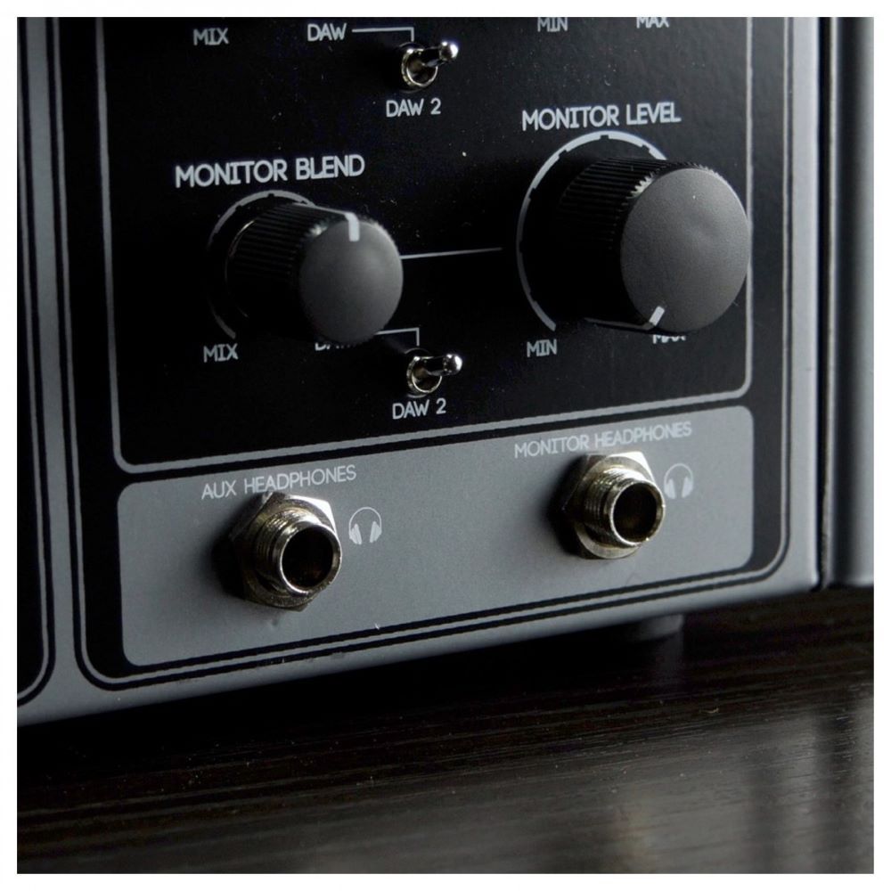 Cranborne Audio 500R8 USB Audio Interface and 8-slot 500 Series Chassis