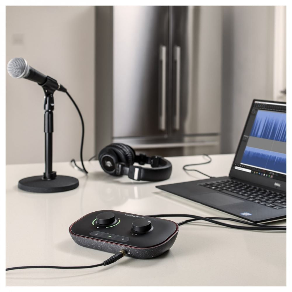 Focusrite Vocaster One Studio Podcasting Bundle