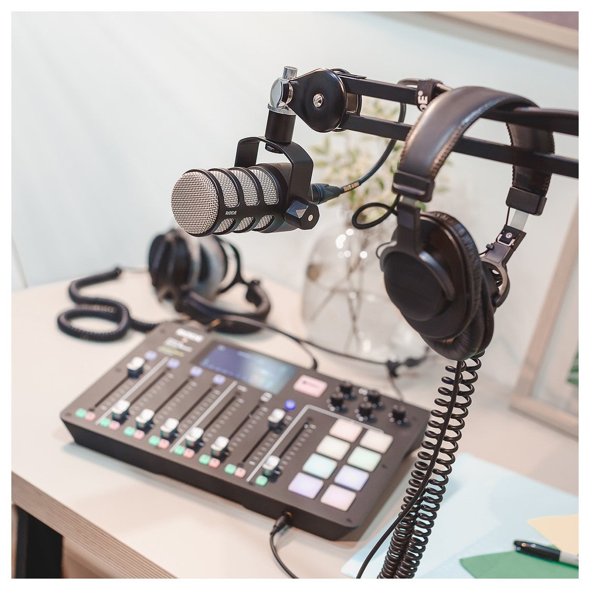 RØDE PodMic Dynamic Podcasting Microphone
