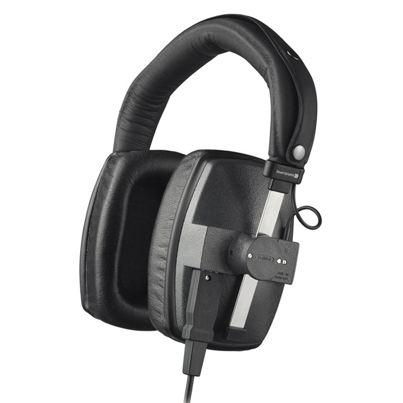 Beyerdynamic DT 150 Closed-back Isolating Studio Headphones