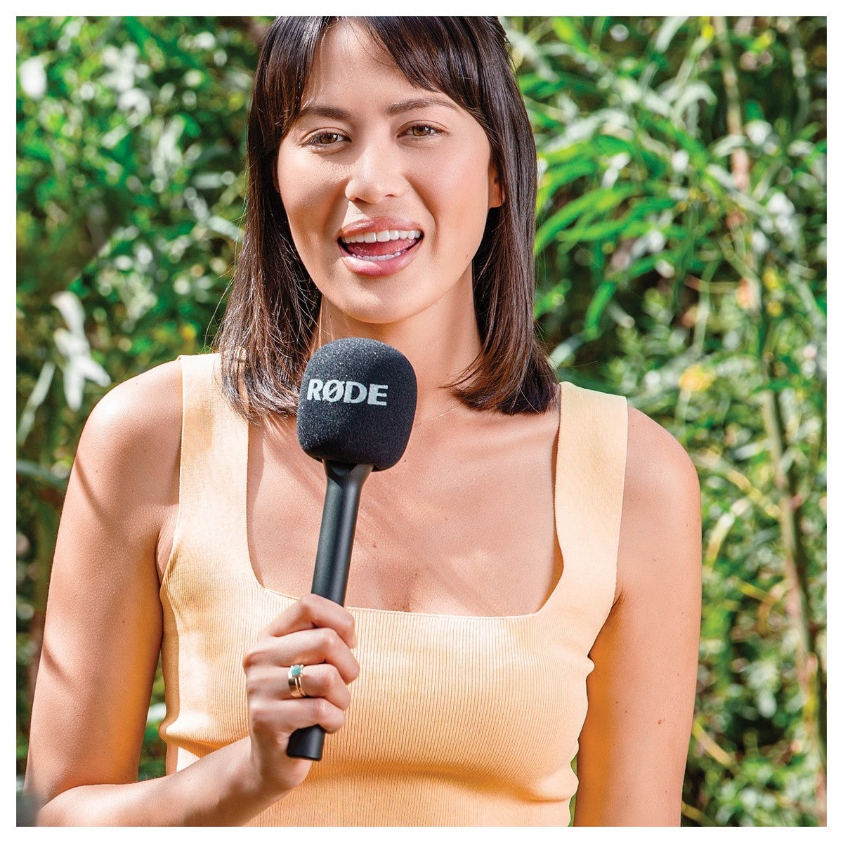 RØDE Interview GO Handheld Mic Adapter for the Wireless GO